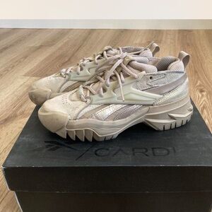 Reebok Women's Tan and Cream Sneakers